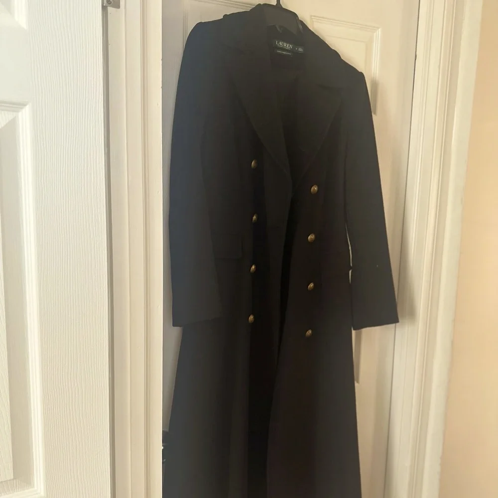 Lauren Ralph Lauren. Extra buttons included. - Picture 4 of 7